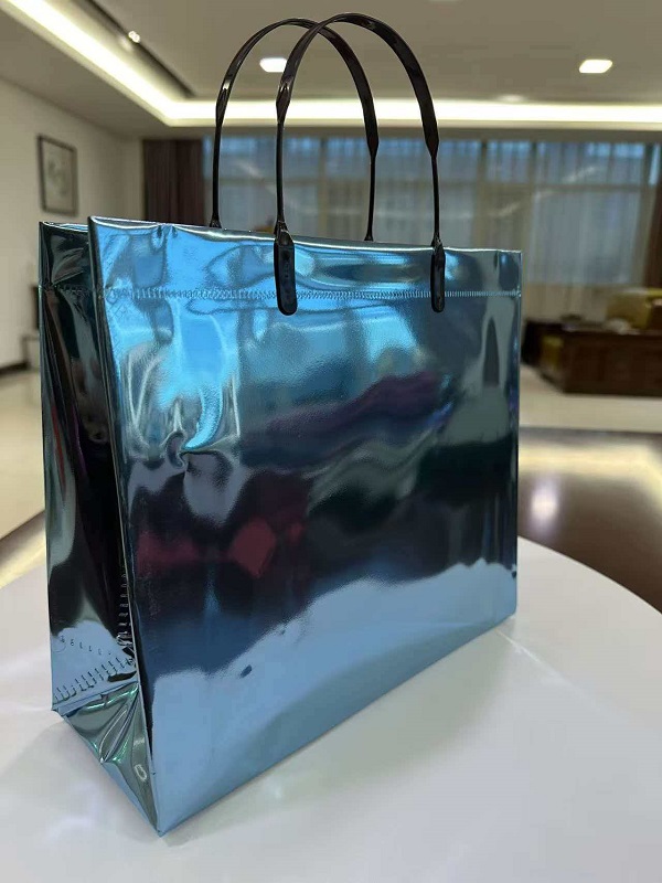 RGS PACKAGING выпустила новую подарочную сумку с одноцветной лазерной пленкой