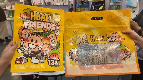 Компания RGS Packaging производит специальные стоячие пакеты с застежкой-молнией с тремя краями на заказ